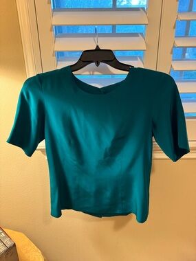 Nordstrom‘s classic Teal Silk Blouse - barely worn needs steaming
